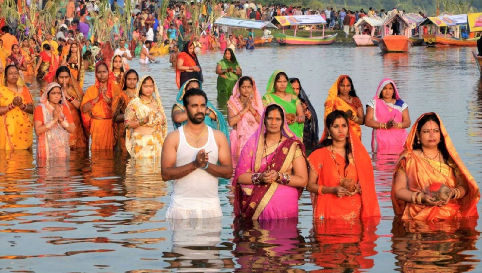 परंपराओं और आस्थाओं का त्यौहार छठ महापर्व Sanjay Blogger Chhath Pooja (11))img