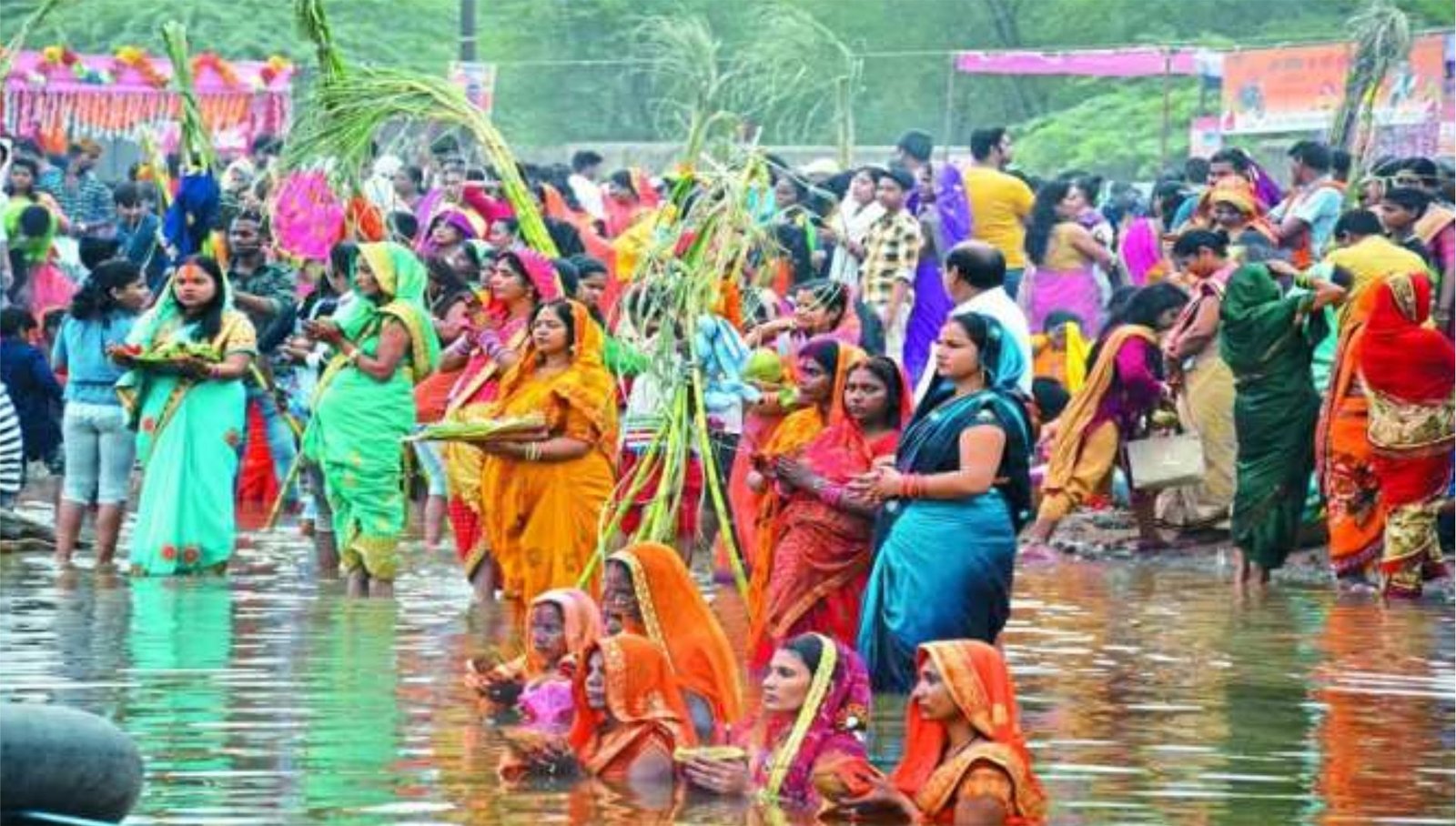 परंपराओं और आस्थाओं का त्यौहार छठ महापर्व Sanjay Blogger Chhath Pooja (25))img