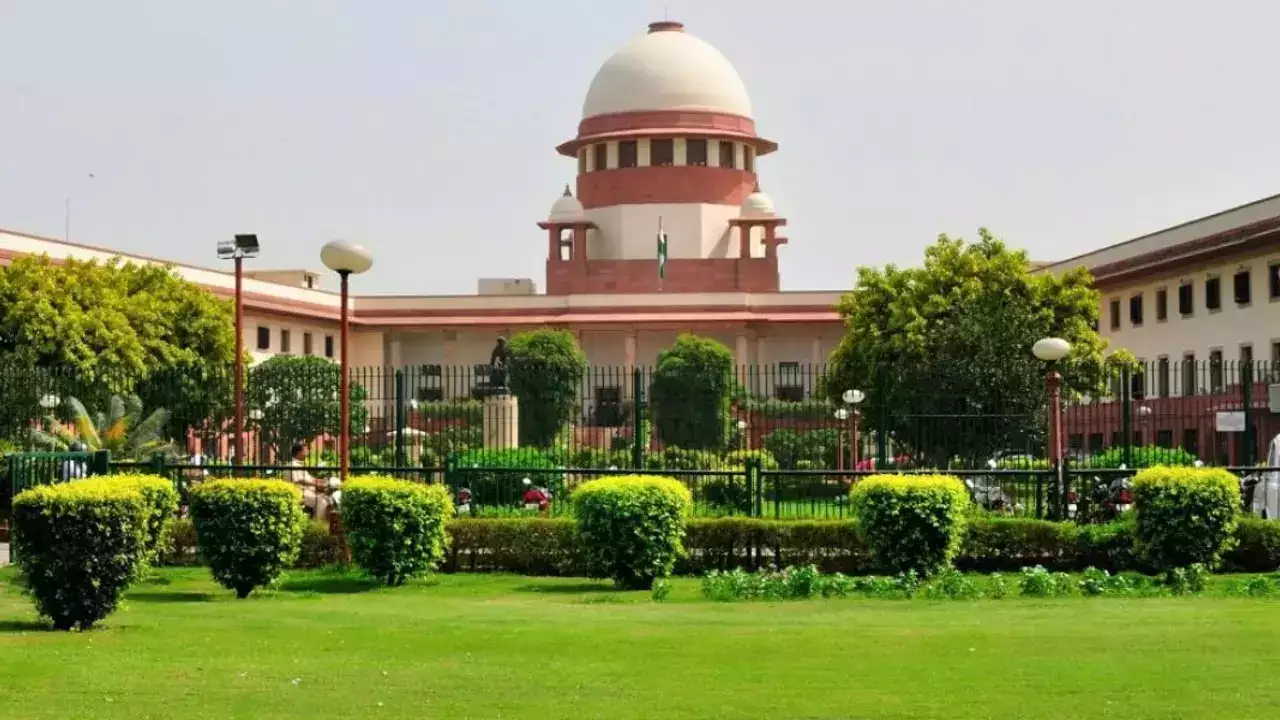 Supreme Court Images)img
